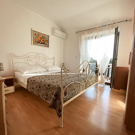 Mare 3* Supetar